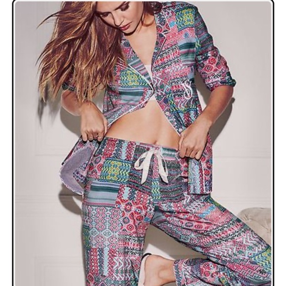Victoria's Secret Multicolor Patterned Pajama Set - Picture 2 of 15